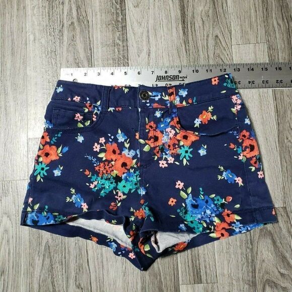 (3/$27) SO Multicolored Floral Shorts Size 7 - Picture 6 of 10